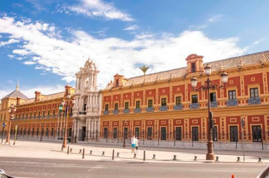 Go To Sevilla Cathedral Exteriér fotografie
